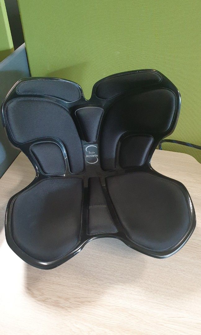 Back support (Category: Braces, Support & Protection) located in Singapore. Submitted by flowerbt (Listing ID 1201479407, Image 1). Description: If you are having constant back pain & ache from prolonged sitting bad posture habit, you do need one of this. I have been experiencing lower back pain from poor posturing previousoy and invested in one of this Style Athelete Positioning Seat. Having used it for awhile now, it has helped to correct my po