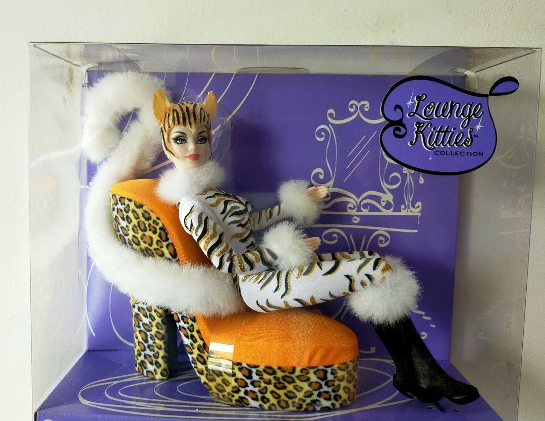 Barbie Lounge Kitties Collection: White Tiger (2003), Hobbies