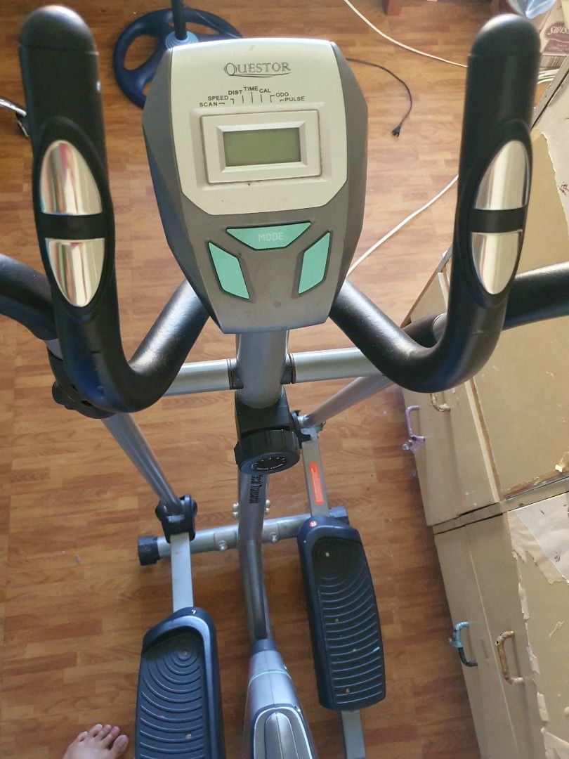 Manual store stationary bike