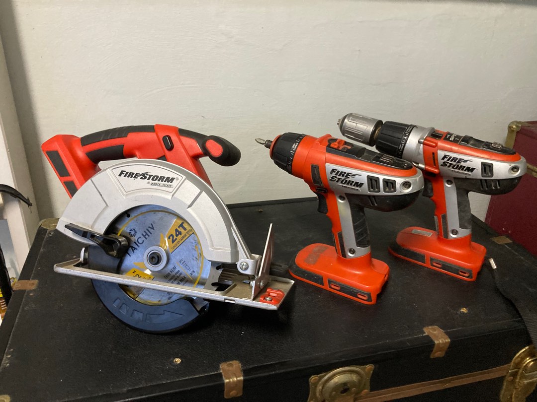 Black and decker online firestorm circular saw battery