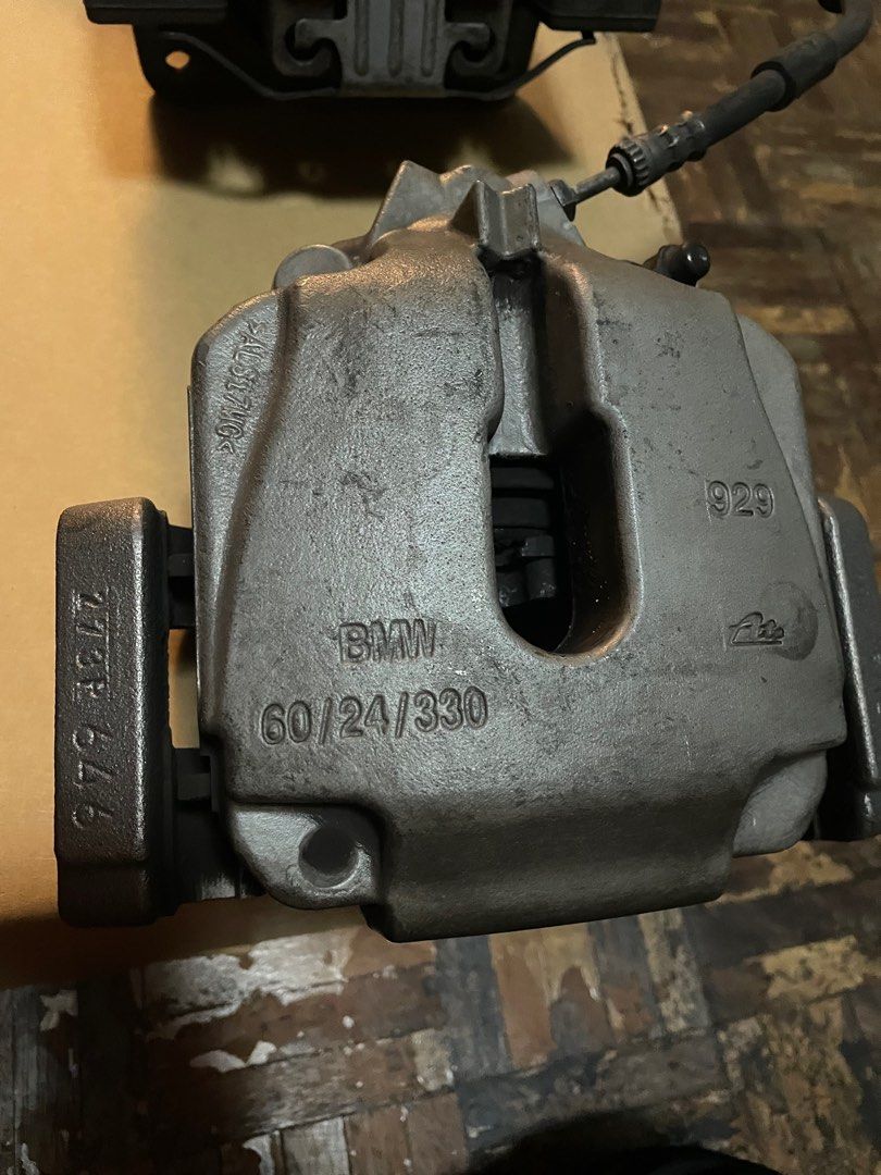 Bmw F10 original brake caliper, Auto Accessories on Carousell