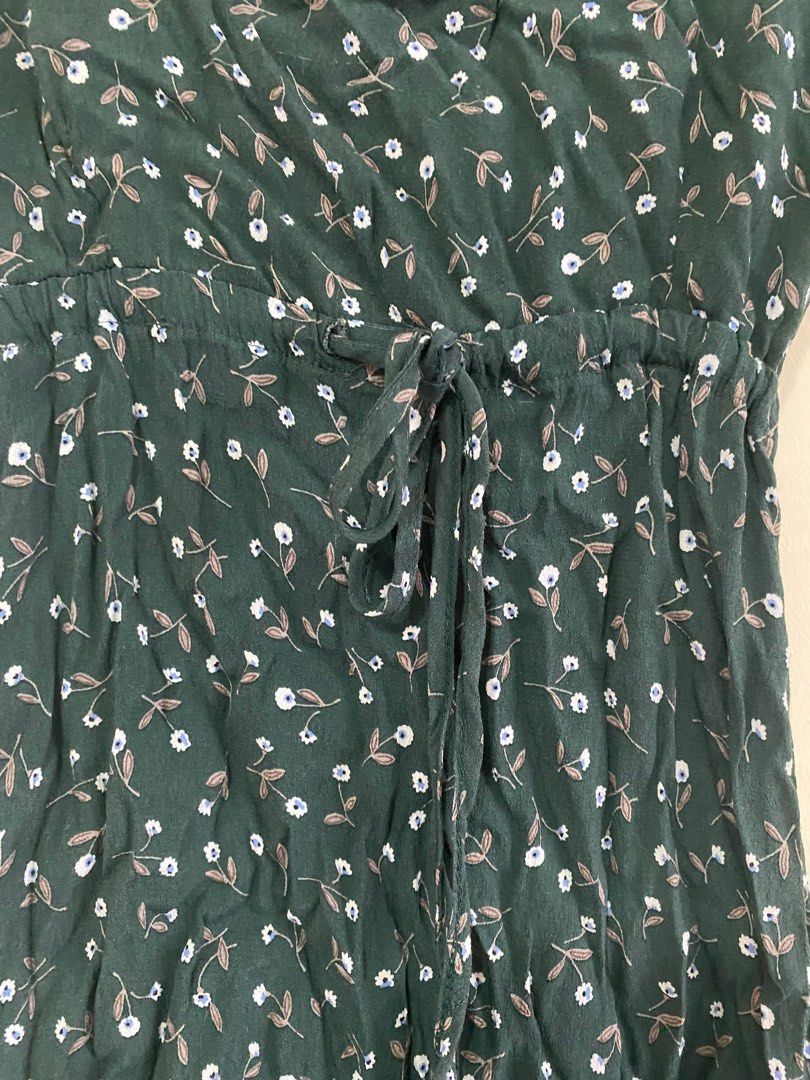 Brandy Melville Victoria Green Dress, Women's Fashion, Dresses