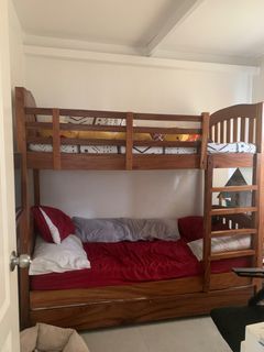 Bunkbed with pullout