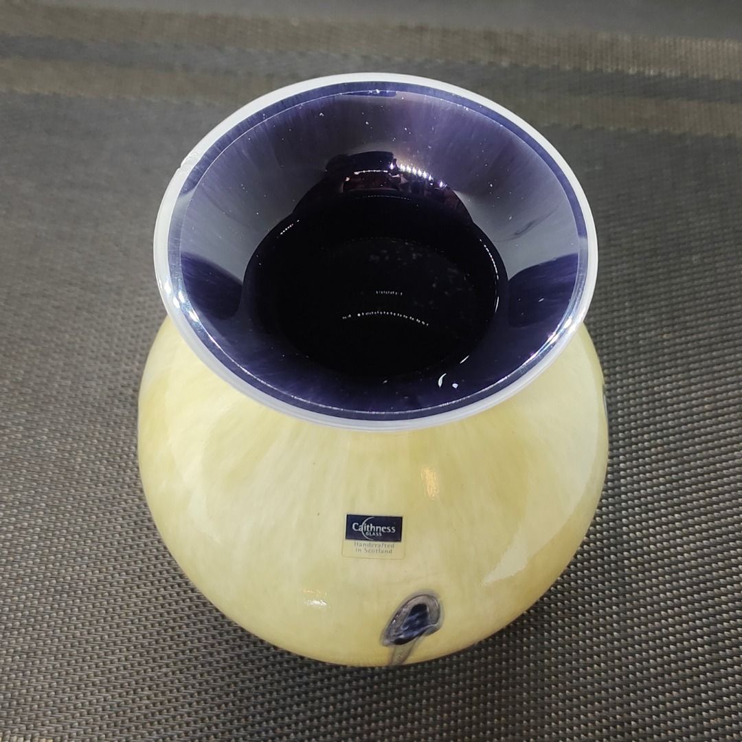 Caithness Studio 20th Century Art Nouveau Style Cream Ivory Glass Vase