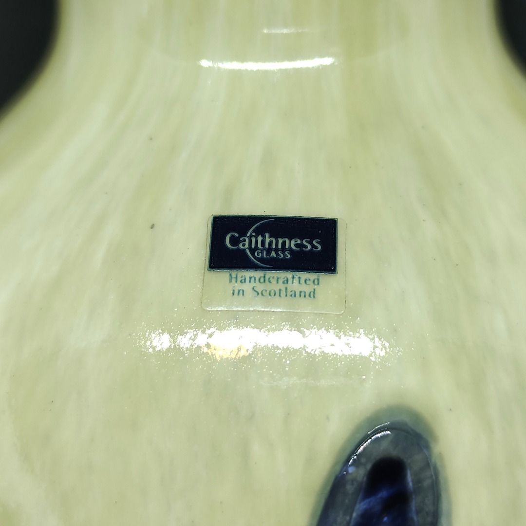 Caithness Studio 20th Century Art Nouveau Style Cream Ivory Glass Vase