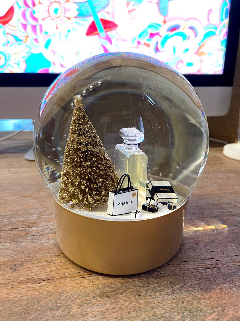 CHANEL Glass Christmas Tree Shopping Bag Snow Globe 477059
