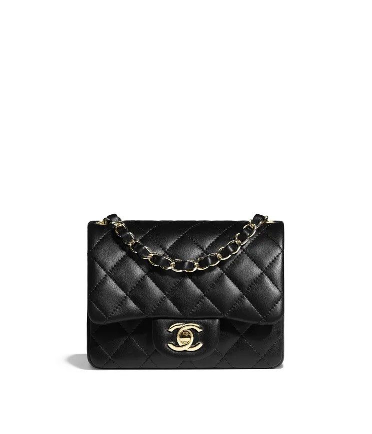 Classic Small Shoulder Bag in Caviar Leather, Gold Hardware