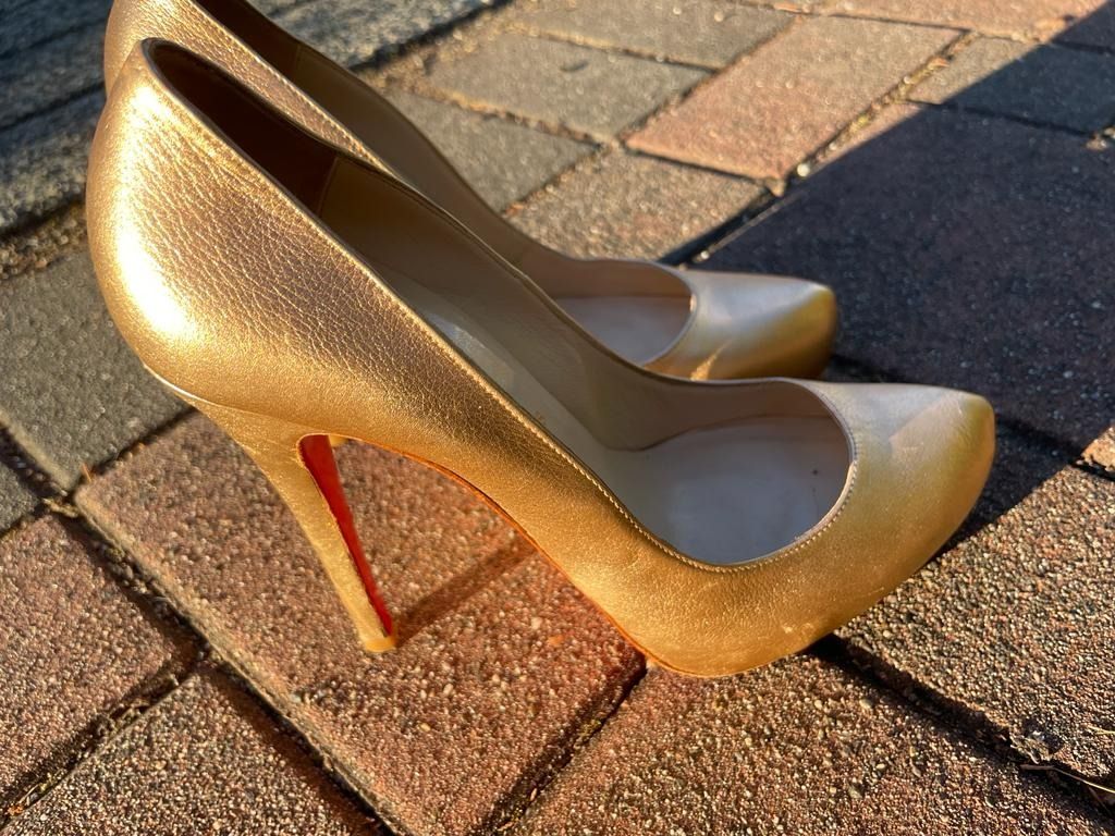 Christian Louboutin Rose Gold Pumps Size 38.5