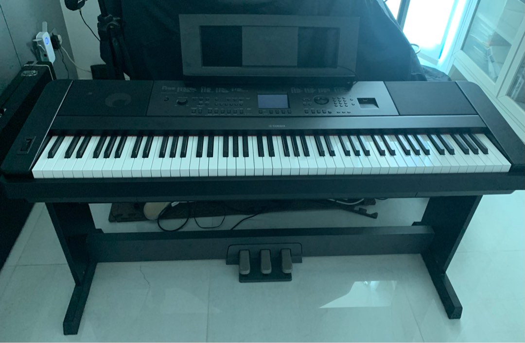 DGX660 Yamaha digital grand piano, Hobbies & Toys, Music & Media