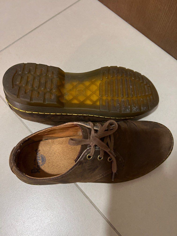 Dr martens deals shoes size 7