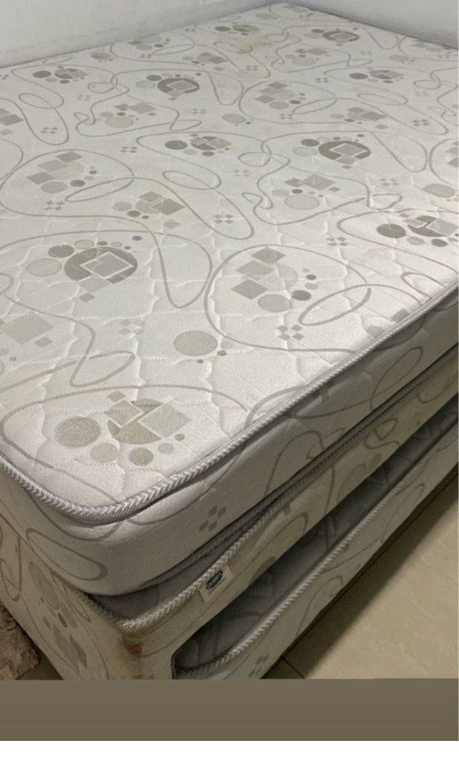 Elan Uratex Queen Size Trundle Pullout Bed Used, Furniture & Home