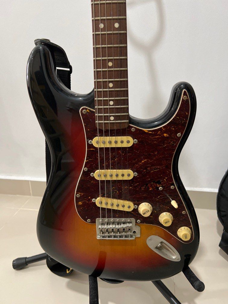 Fender squier Stratocaster Electric guitar, Hobbies & Toys, Music ...