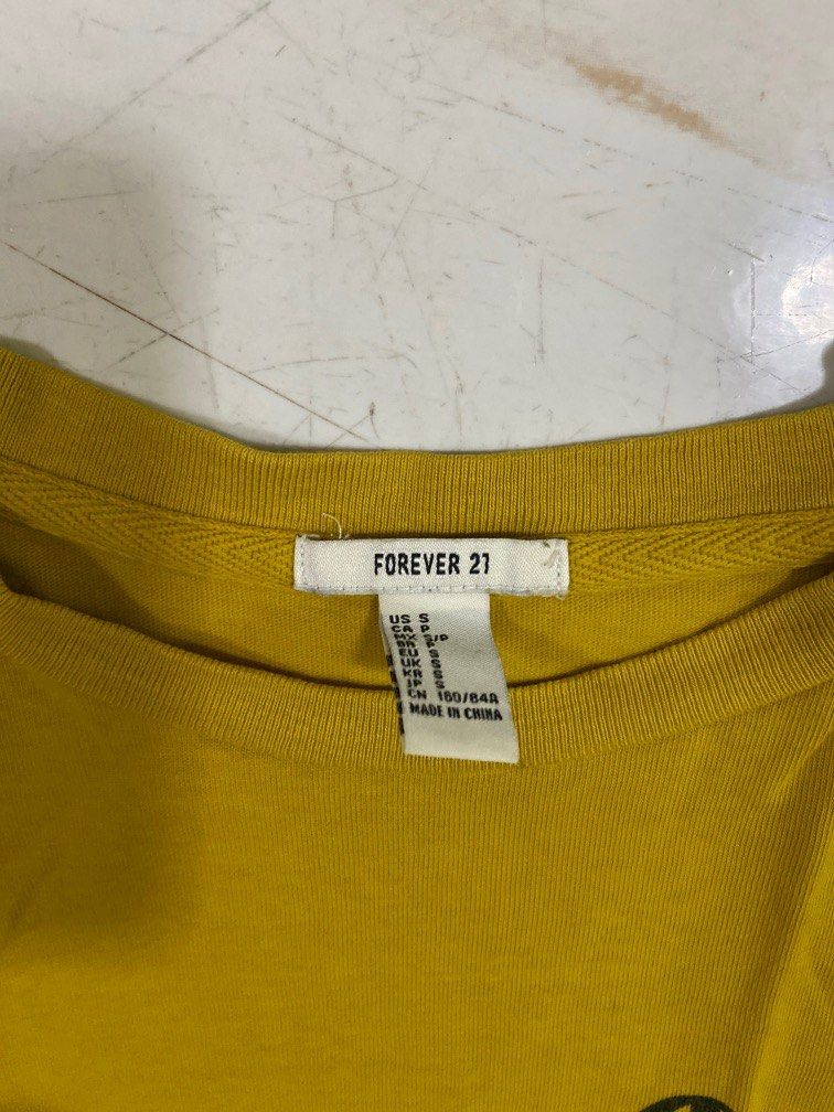 Forever 21 Crop Top (Category: Others Tops) located in Manila. Submitted by sunstarshop (Listing ID 1201542971, Image 2). Description: forever 21 size small.