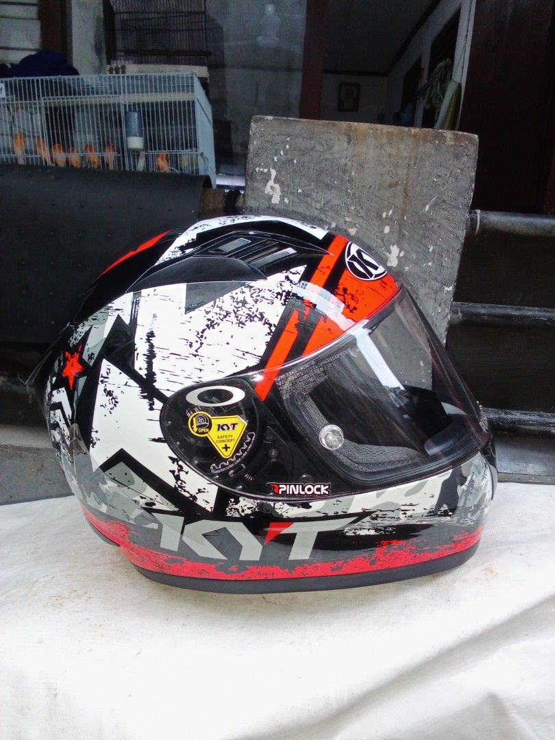 Flat visor shop