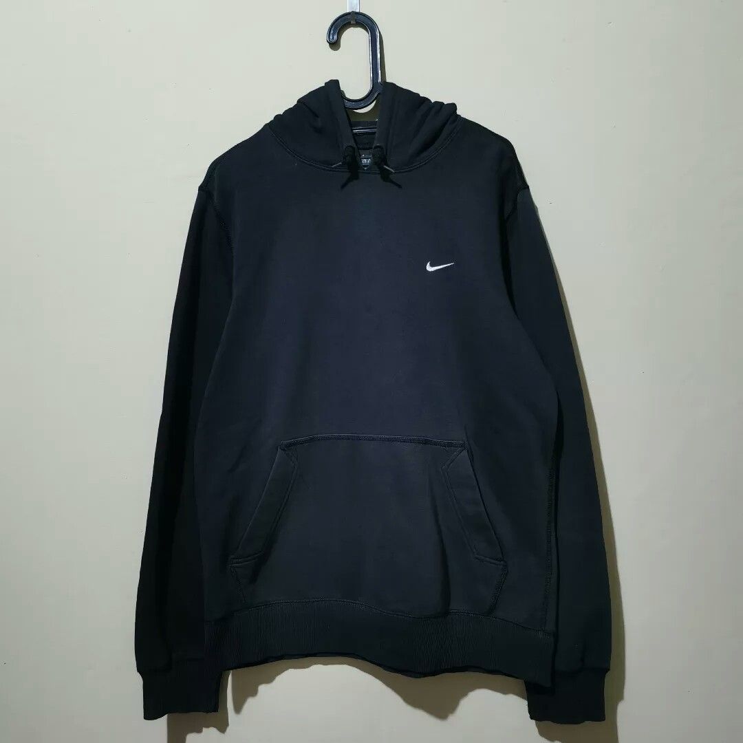 Nike sweatshirt small swoosh clearance