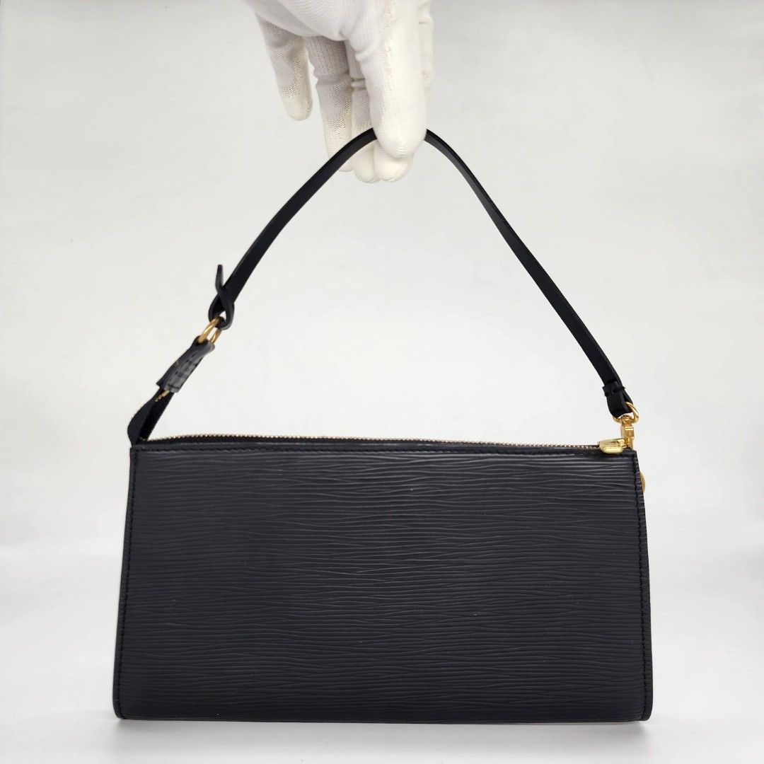Louis vuitton black online epi pochette