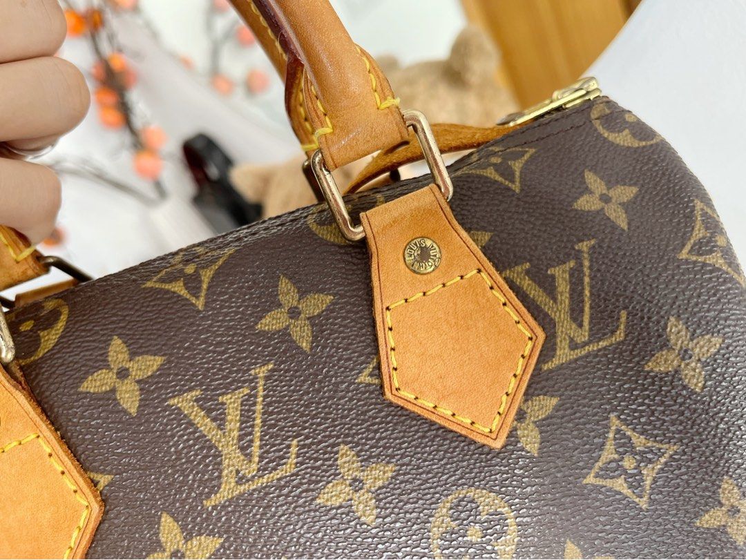 Louis Vuitton LV Vintage Speedy 25 Handbag, Luxury, Bags & Wallets on  Carousell