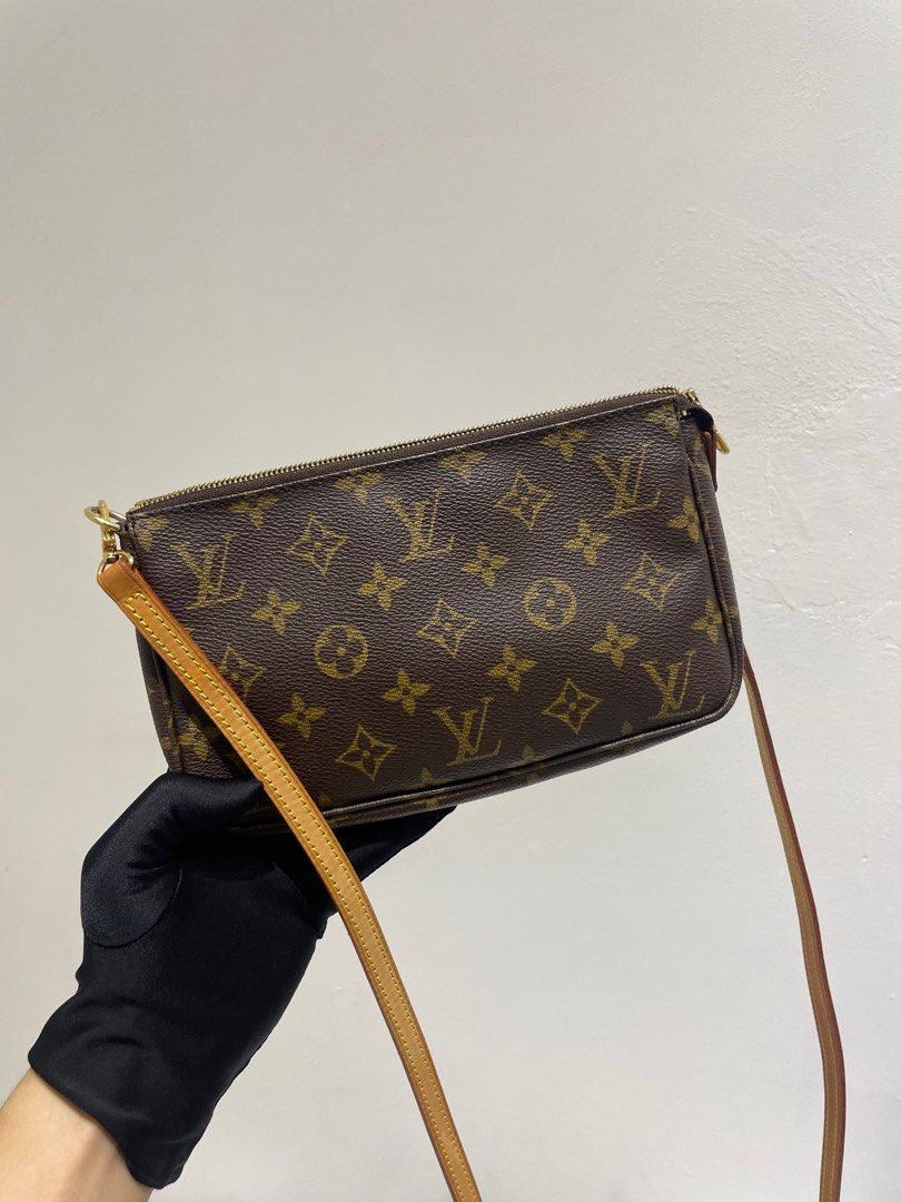 Louis Vuitton Vintage - Charms Pochette Accessories Bag - Brown