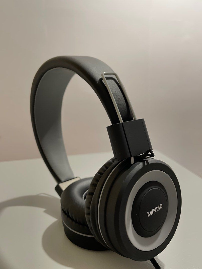 Miniso Wired Headphones, Audio, Headphones & Headsets on Carousell