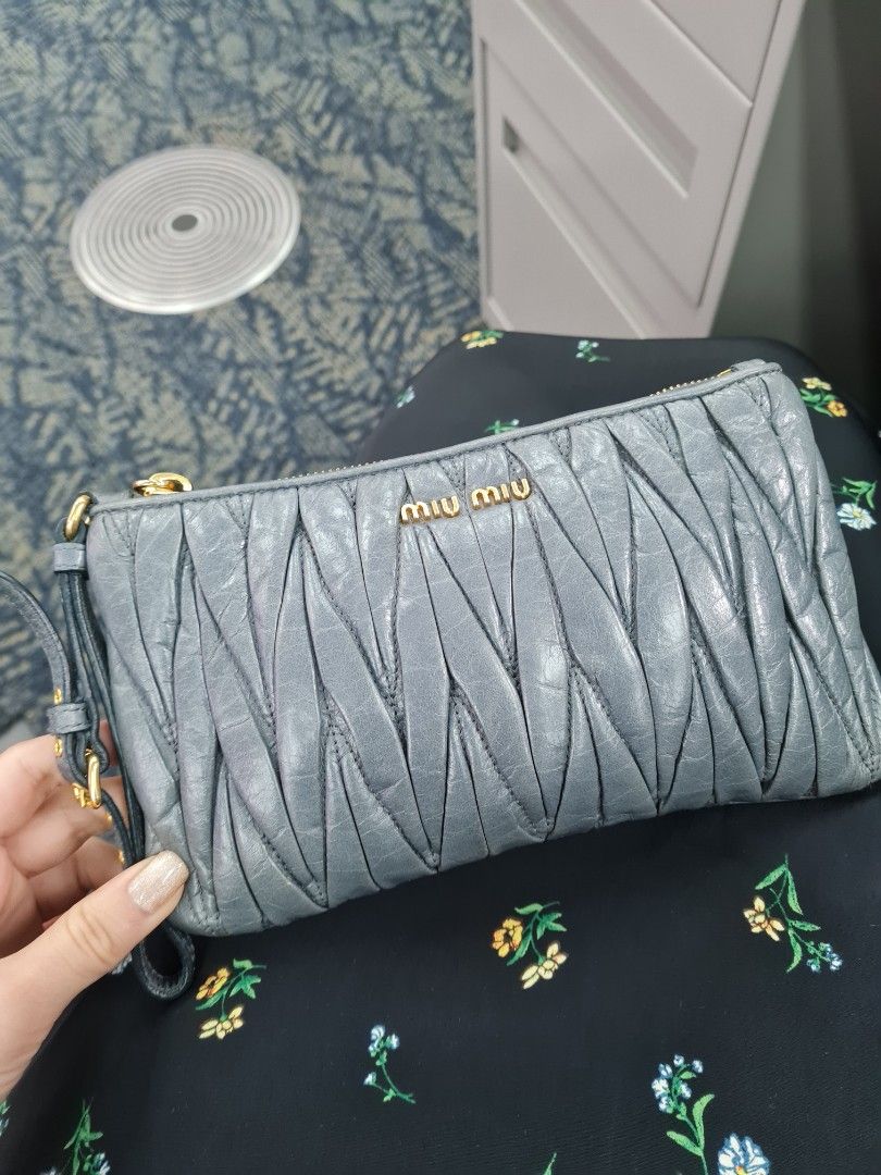 Miu miu wristlet store