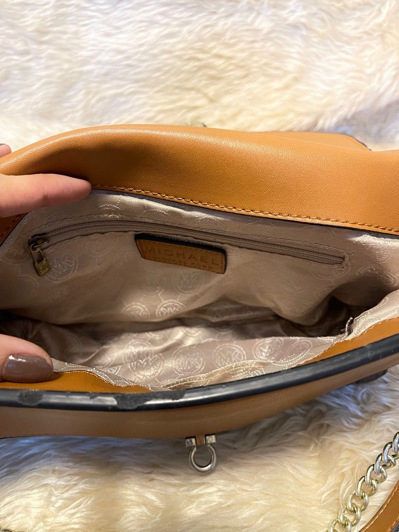 MK dupe (Category: Luxury Bags & Wallets) located in Las Pinas. Submitted by tthriftsense (Listing ID 1201484517, Image 3). Description: MK.
