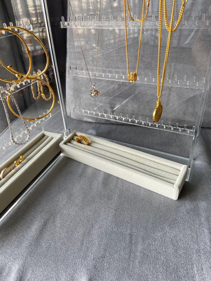 MUJI Acrylic Jewellery Box Case, Women's Fashion, Jewelry & Organisers