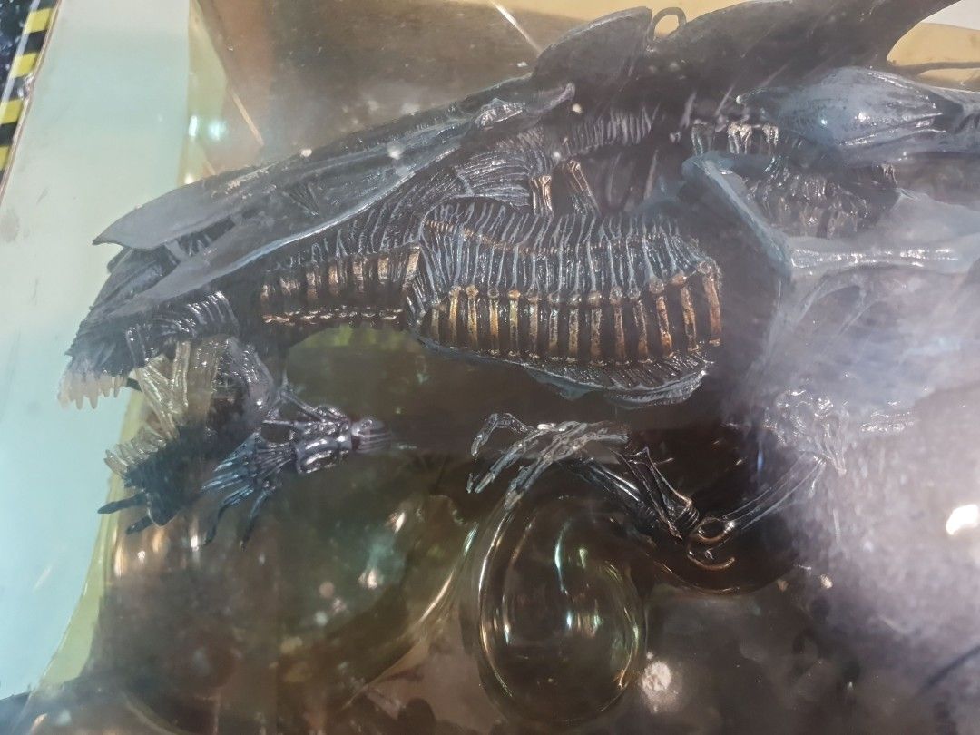 neca aliens queen