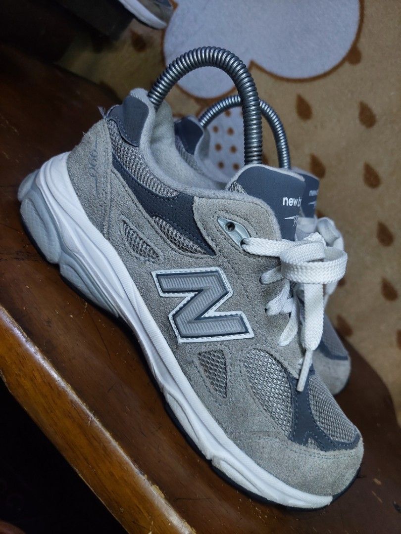 New balance 2025 990 size 4