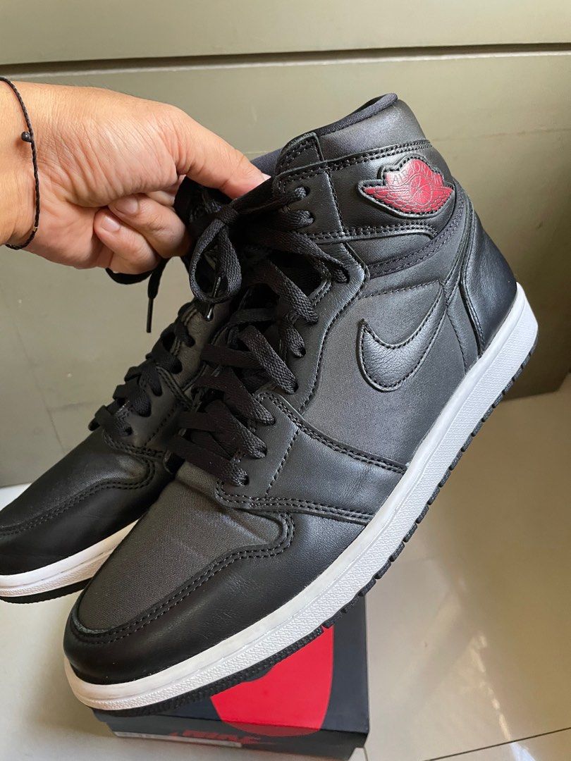 jordan 1 mid black satin
