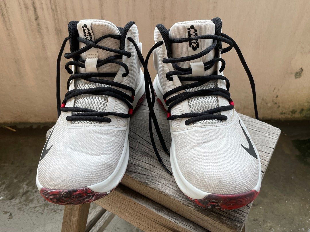 Nike basketball shoes Nike Air Versatile IV