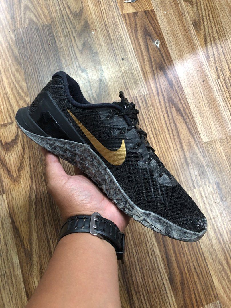 Contradicción Regulación recursos humanos Nike Metcon 3 Black/Wolf Grey/Gold Training Shoes(26.5 cm), Men's Fashion,  Footwear, Sneakers on Carousell