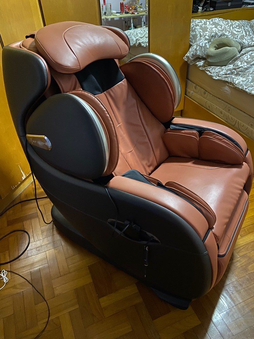 Osim Brown Massage Chair, Health & Nutrition, Massage Devices on Carousell