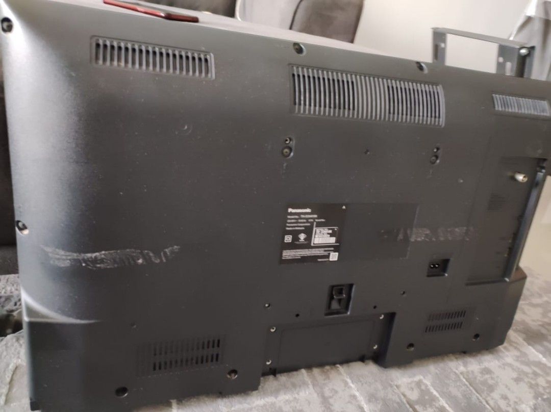 Panasonic Viera 32inch for sale with TV mount wall, TV & Home