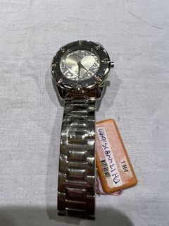 Paris hilton authentic watch 100% new