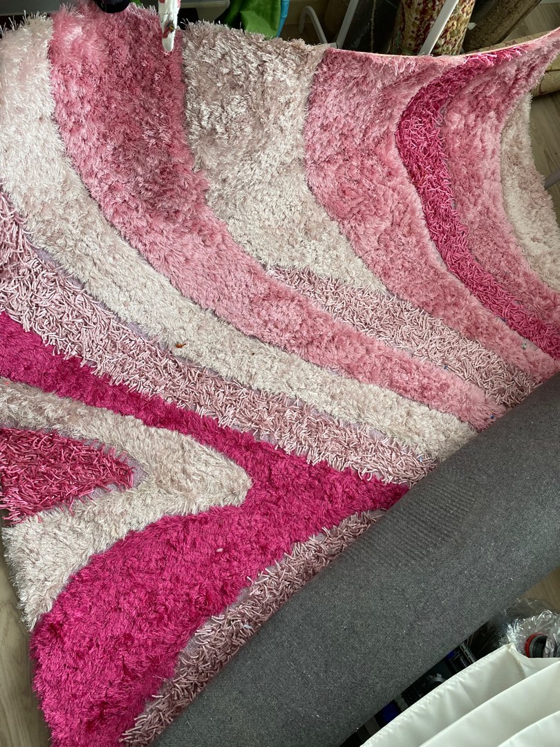 Pink Carpet Royal Shaggy, Furniture & Home Living, Home Decor, Carpets