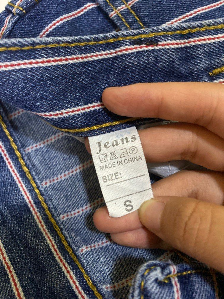 Printed Denim Skirt (Category: Skirts) located in Manila. Submitted by sunstarshop (Listing ID 1201546316, Image 2). Description: size small 27-29 never used.