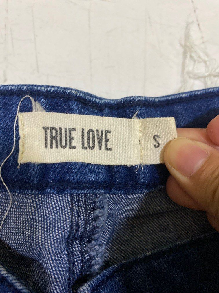 Ripped Denim Jeans/Pants (Category: Jeans) located in Manila. Submitted by sunstarshop (Listing ID 1201542567, Image 2). Description: TRUE LOVE (sm brand) size small 27-29.