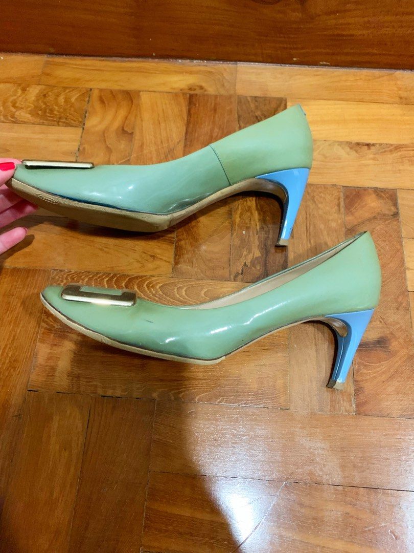 Gold low heel shoes store