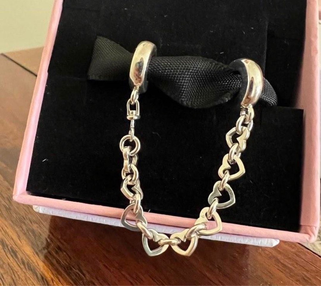 SALE PANDORA LINK HEART SAFETY CHAIN Women s Fashion Jewelry Organizers Charms on Carousell