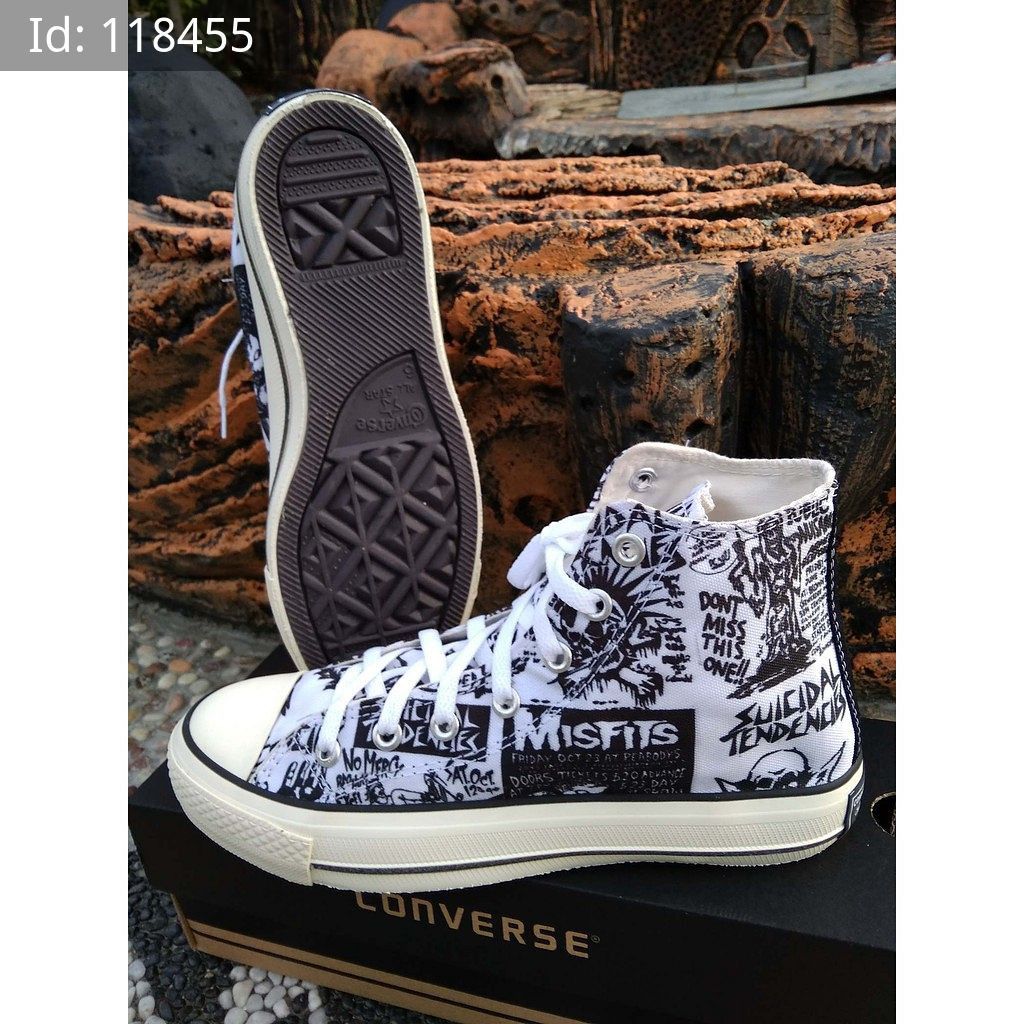 Converse a sales motif