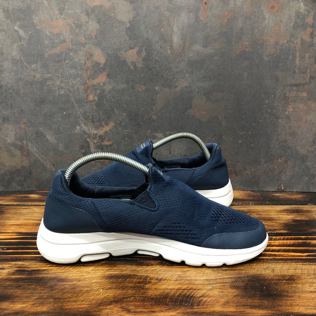Skechers go walk 7.5 top