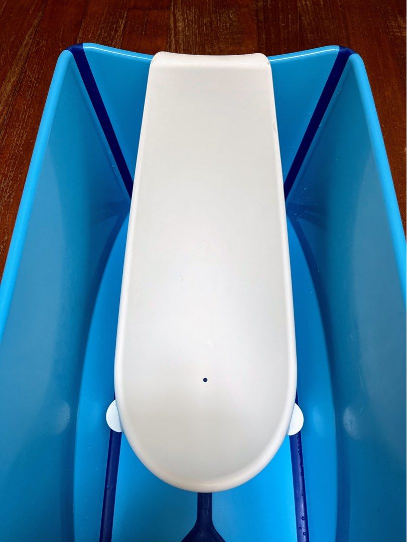 Stokke Flexi Bath with Newborn Insert, Babies & Kids, Bathing & Changing, Bathtub & Bath