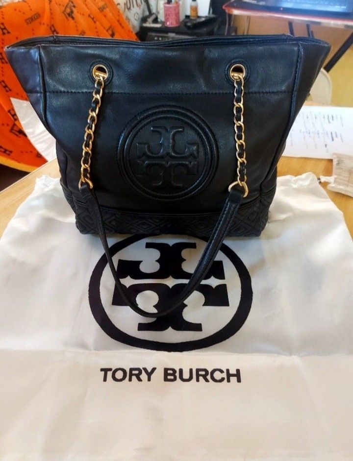Tory Burch Fleming Tote Bag Original, Luxury, Bags & Wallets on Carousell