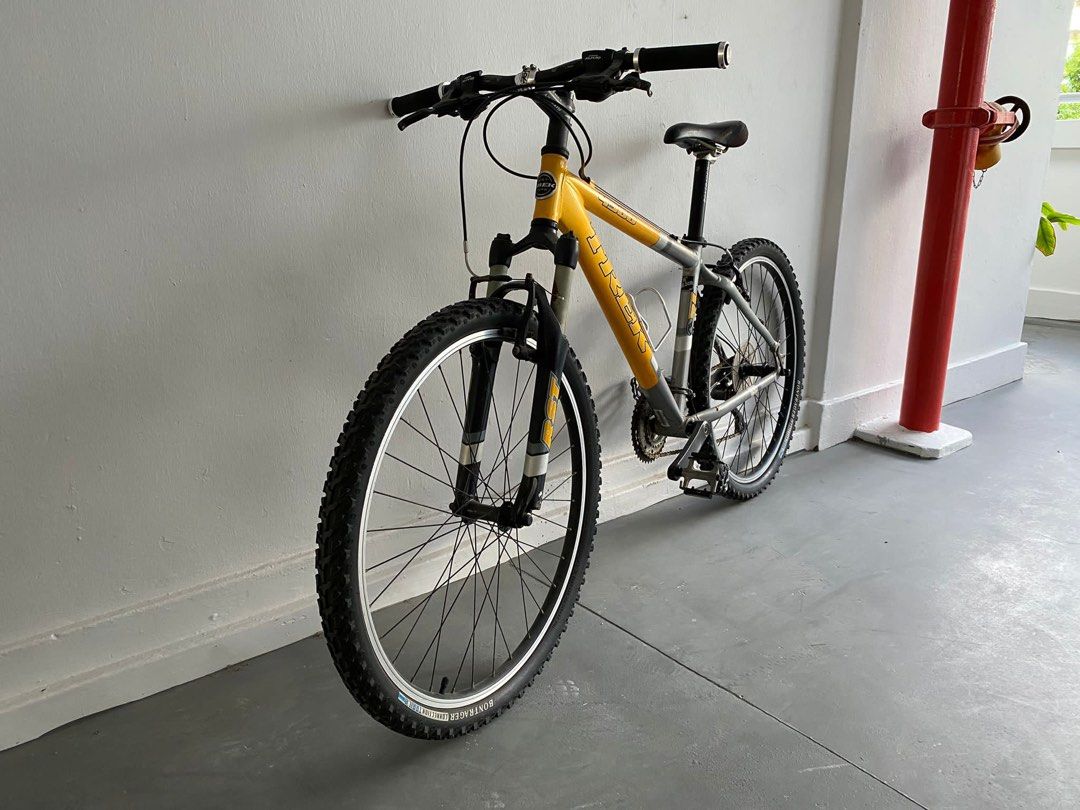 Trek 4300 2025 mountain bike yellow
