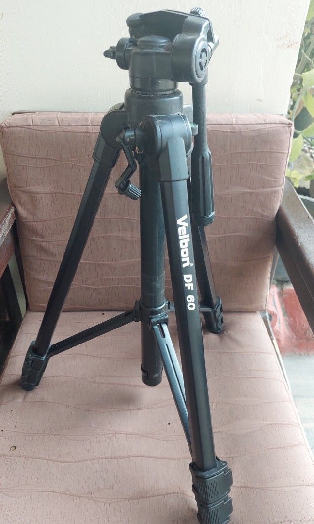 Tripod velbon (Category: Tripods & Monopods) located in Davao. Submitted by g_an22_anythingforless (Listing ID 1201643223, Image 1). Description: guc.