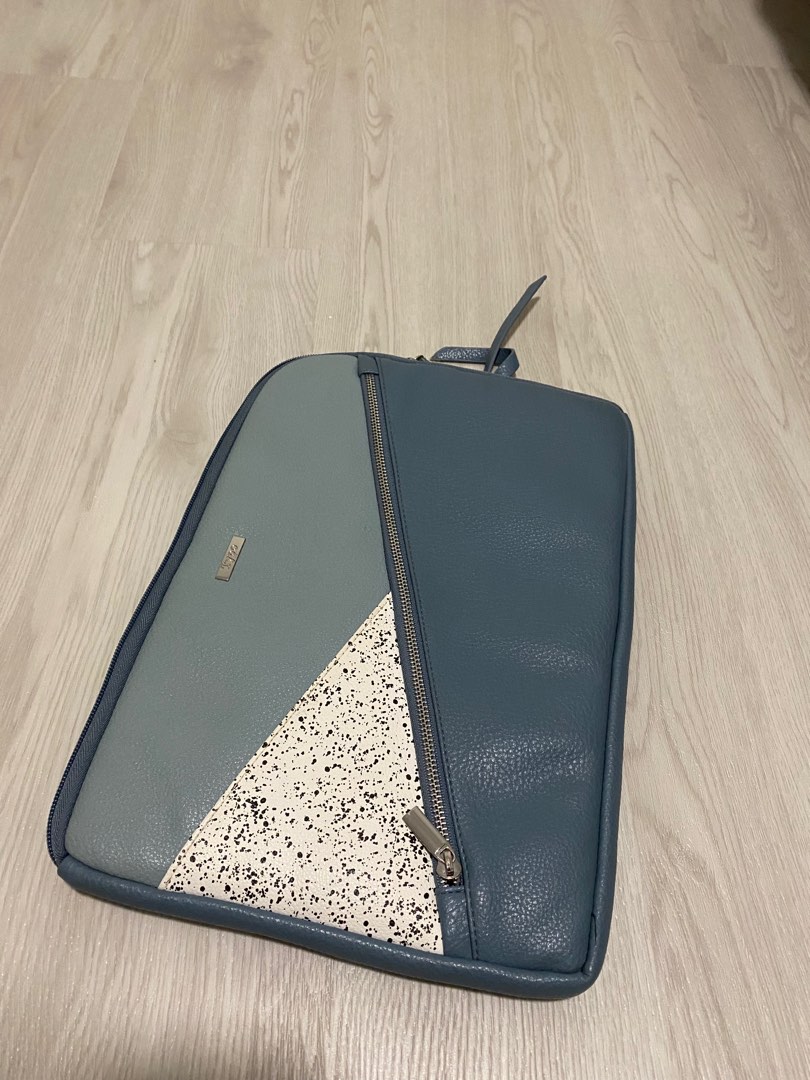 Typo laptop sleeve 2025