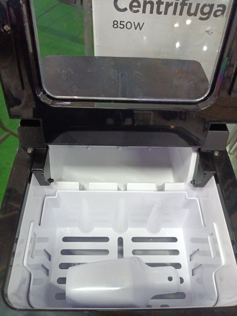 ultra freeze ice maker 1.9L 220v kogan, TV & Home Appliances, Kitchen Appliances, Other Kitchen