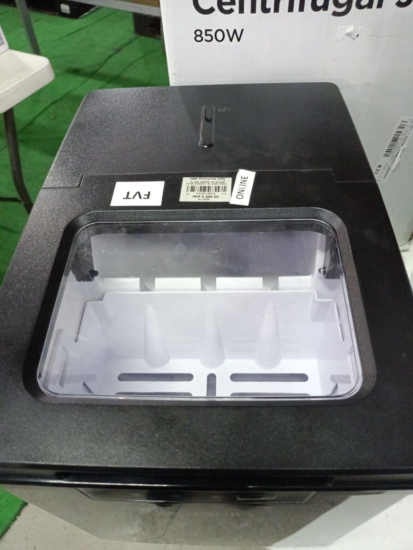 ultra freeze ice maker 1.9L 220v kogan, TV & Home Appliances, Kitchen Appliances, Other Kitchen