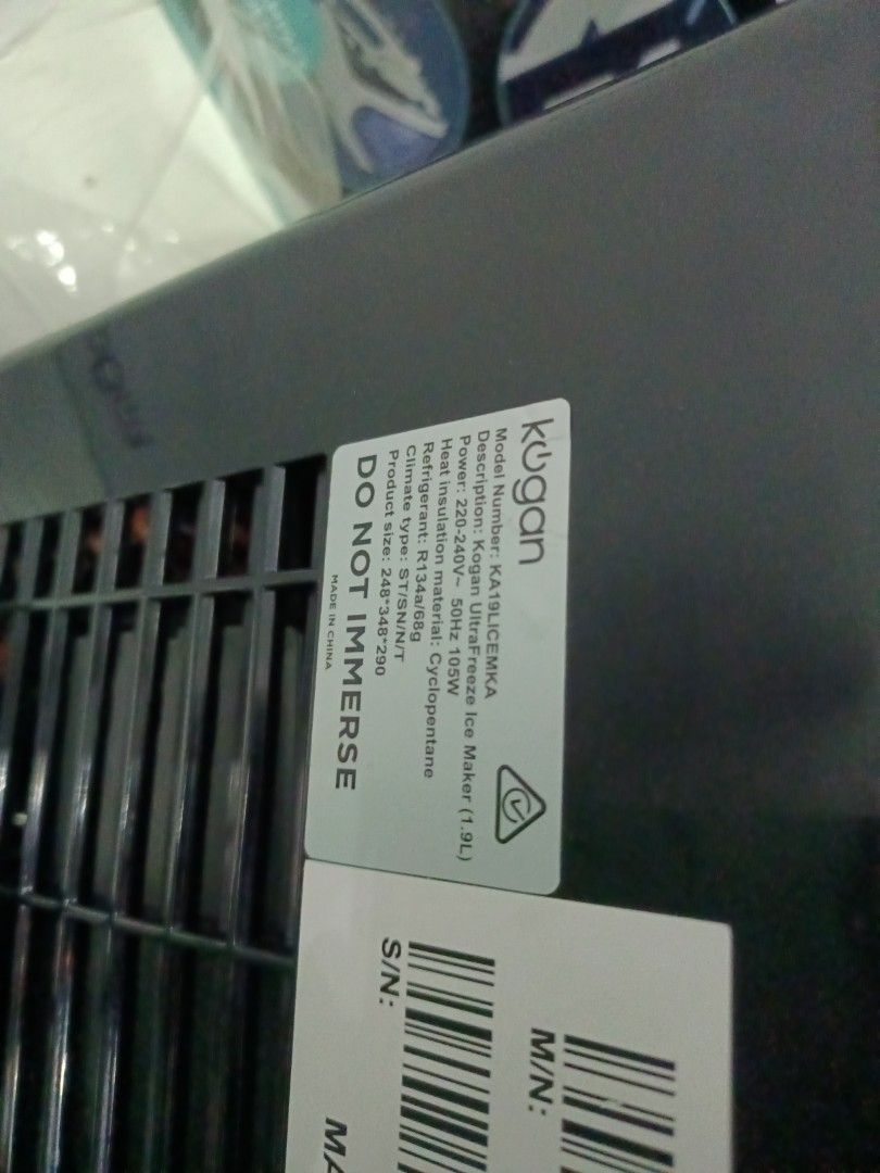 ultra freeze ice maker 1.9L 220v kogan, TV & Home Appliances, Kitchen Appliances, Other Kitchen