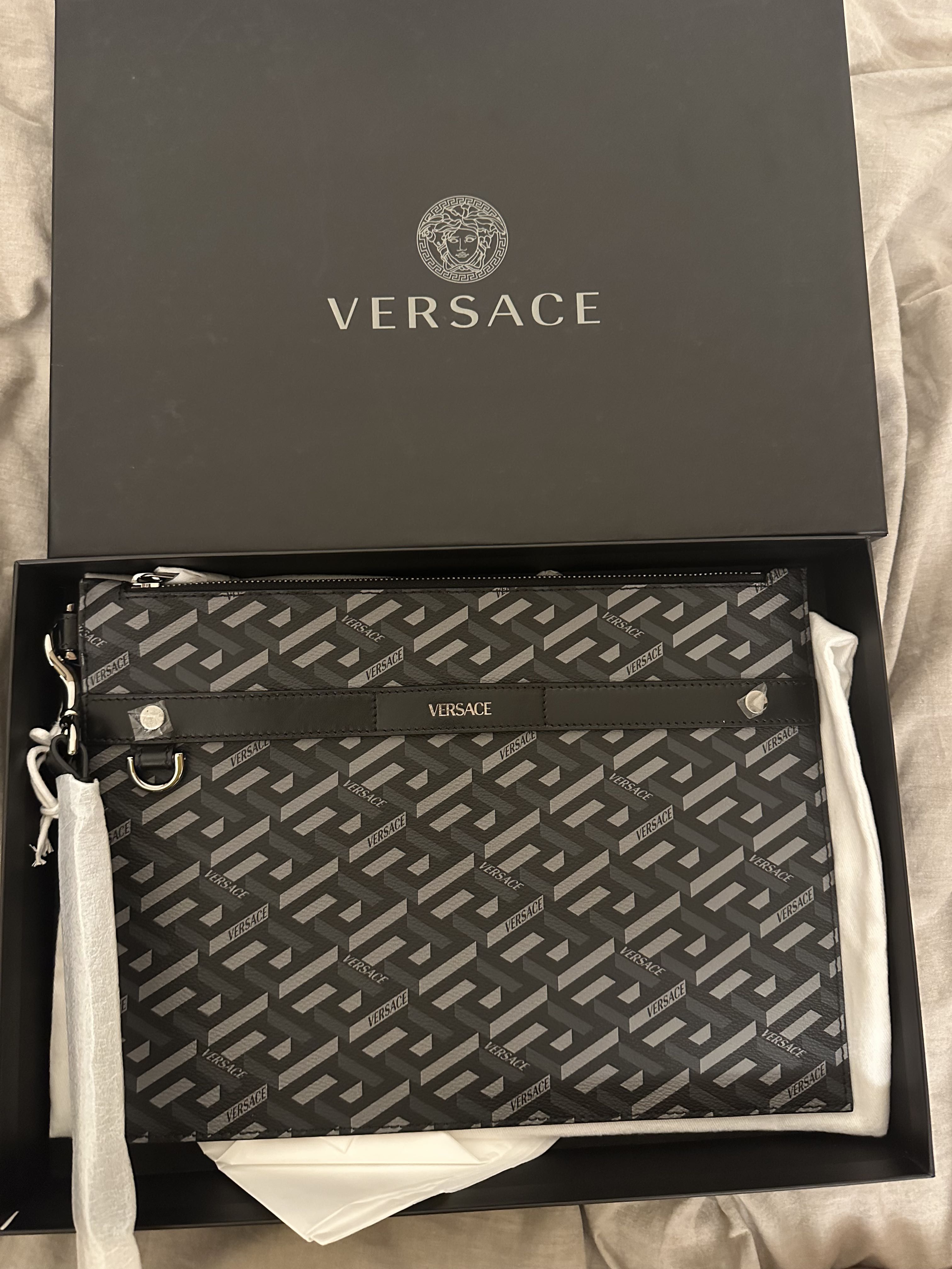 Signature pouch online